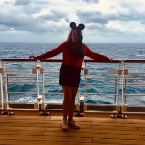 Meet your Posher, Maya